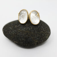 Serpent quartz intaglio Waiting stud earrings - Image 3