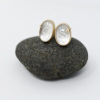 Serpent quartz intaglio Waiting stud earrings - Image 6