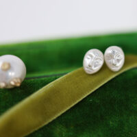 grey lady Cameo earrings - Image 2