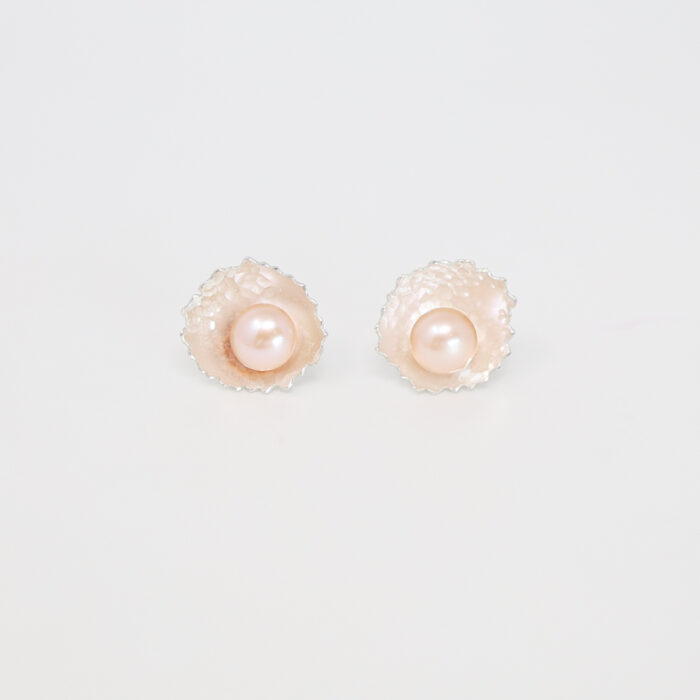 Bijou pink pearl studs