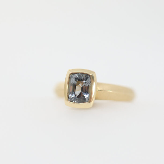 cushion cut grey spinel ring - Image 2