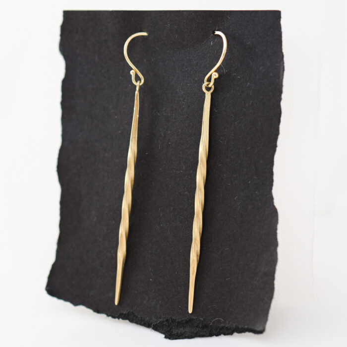 spire earring in yellow gold - Image 4