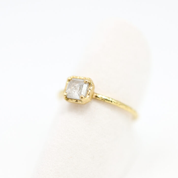 grey diamond textured prong ring - Image 3