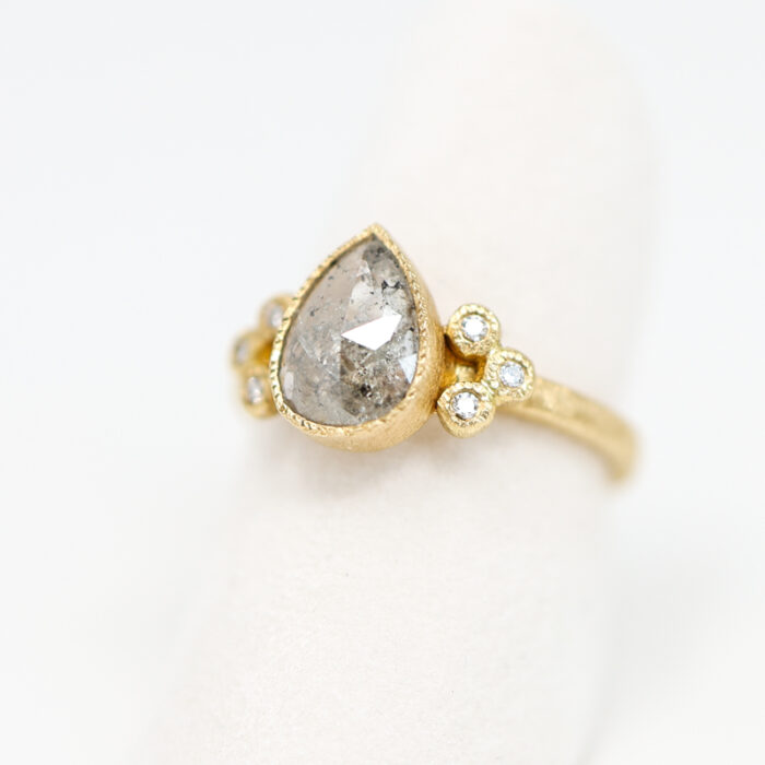 pear shaped diamond ring