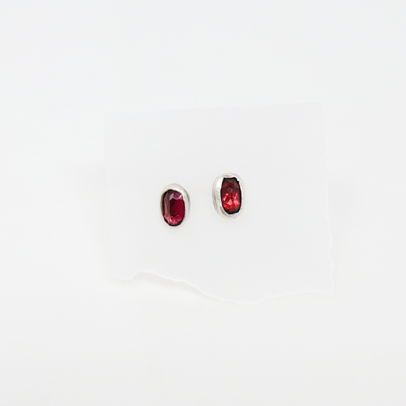 garnet stud earrings, 3 jag design, betty jager