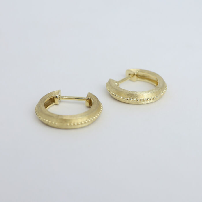 beaded line solid gold clicker hoops - Image 5