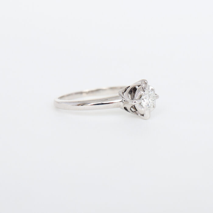 vintage white gold diamond ring - Image 4