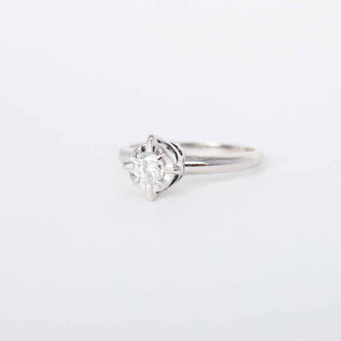vintage white gold diamond ring - Image 3