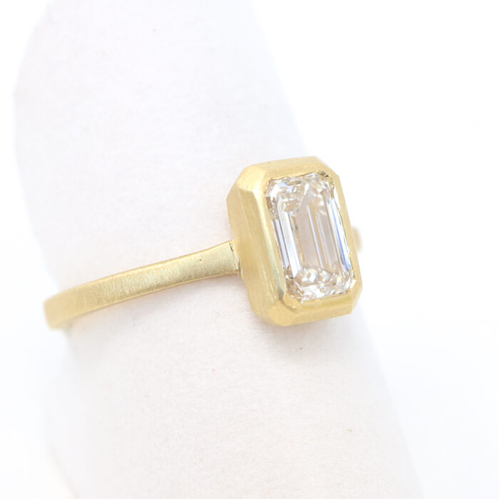 the masterpiece emerald cut diamond bezel ring - Image 4