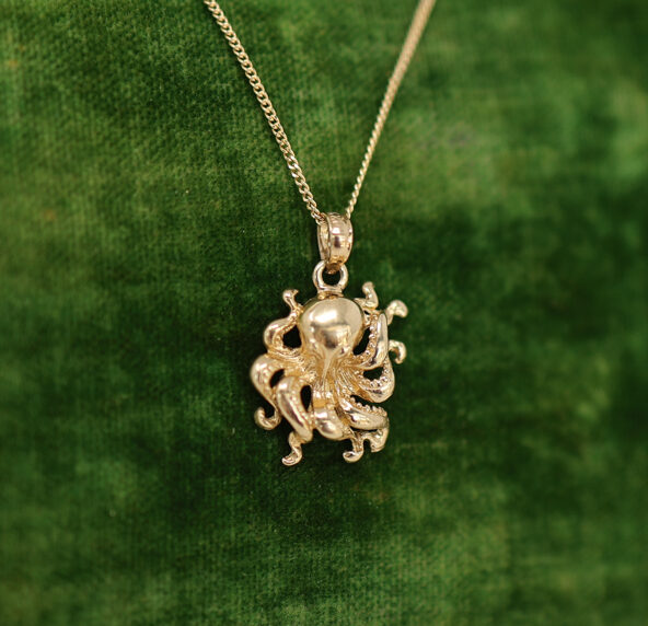 solid yellow gold 3d octopus pendant
