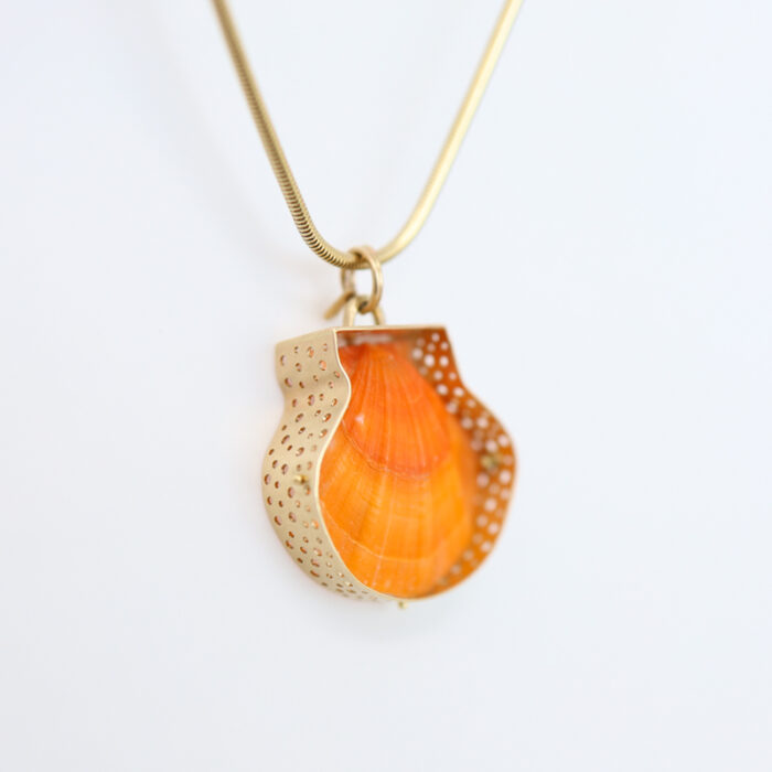 captured Mediterranean shell pendant - Image 4