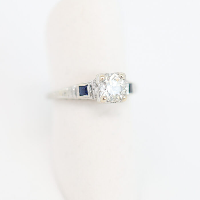 diamond and side sapphires ring - Image 2
