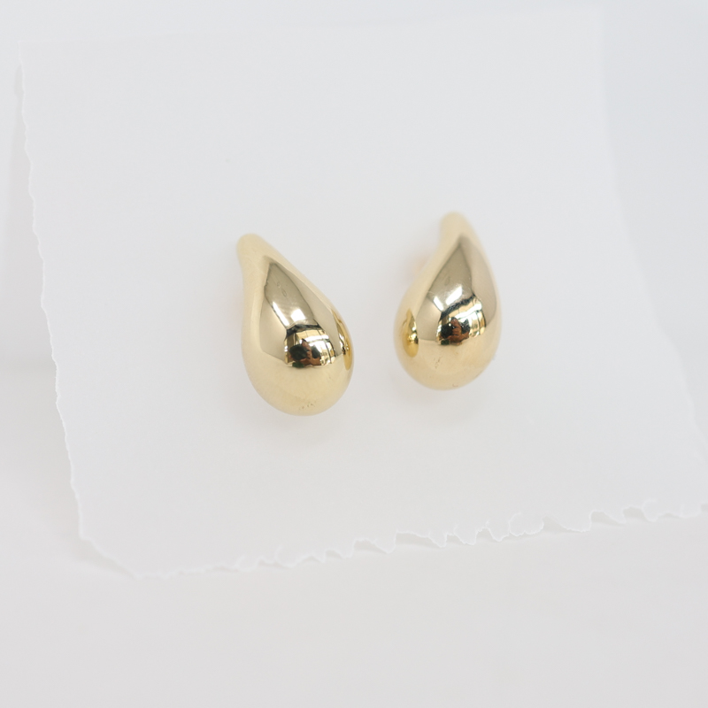 solid gold tear drop earrings