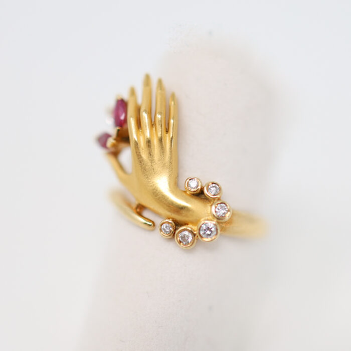 estate Carrera y Carrera ruby + diamond hand ring - Image 2