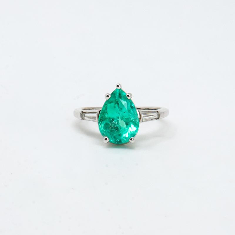 GIA-certified colombian emerald ring