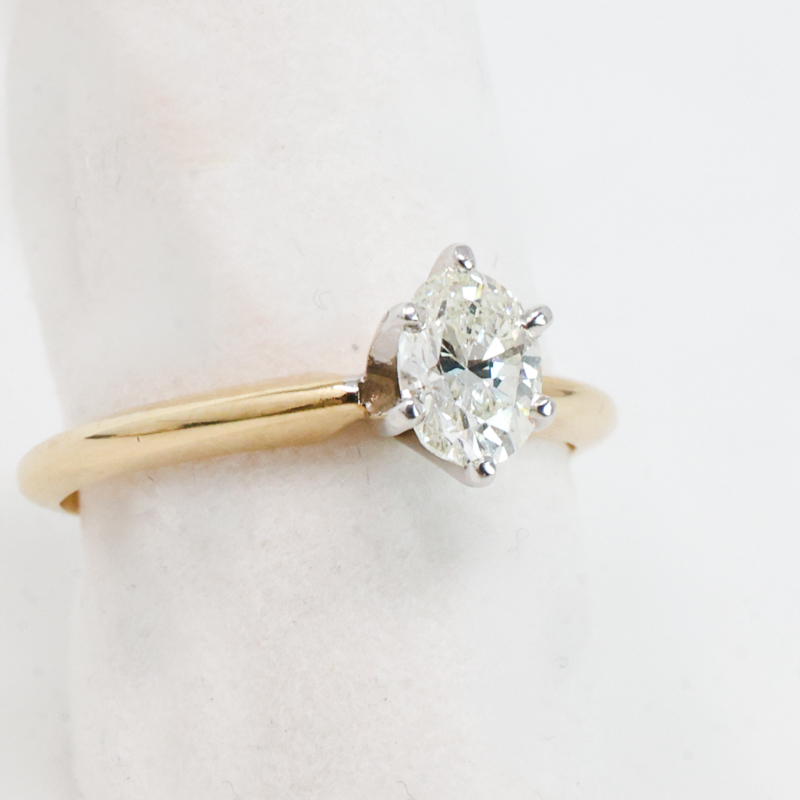 mixed metal oval diamond ring - Image 3